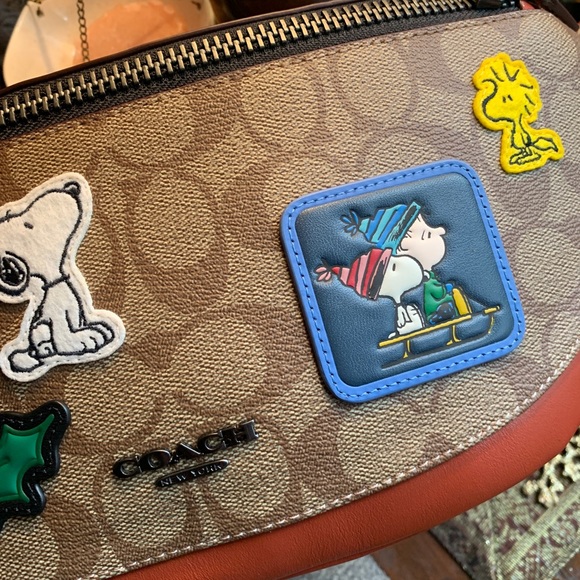 Authentic COACH Leather/Signature coated canvas Peanut Disney beltbag UNISEX - Picture 10 of 13